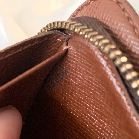 SOLD Louis Vuitton Monogram Zippy Wallet - Picture 8 of 8